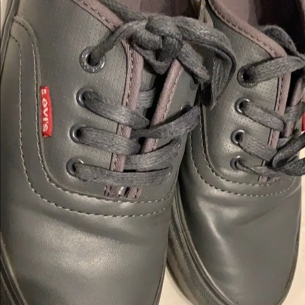Levi’s boy shoes 👟 - Picture 5 of 5